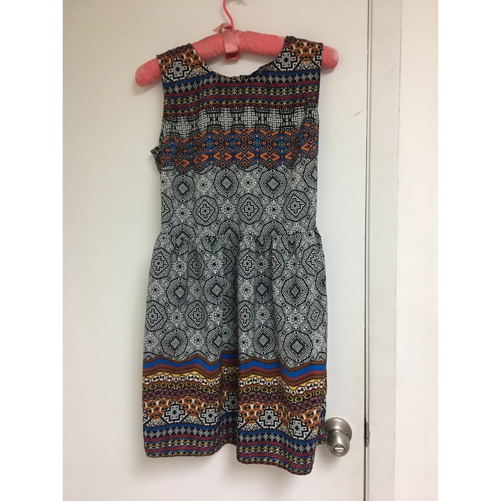 Patterned dress with exposed zipper
